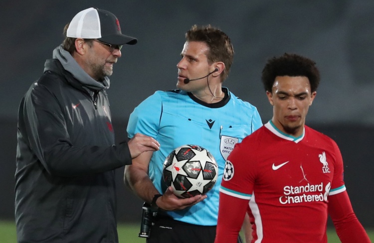 说唱歌手歌词影射姆巴佩毁掉卡昂，姆巴佩：你连买票看球钱都没有（说唱歌手歌词暗讽姆巴佩毁了卡昂，姆巴佩回击：你连球票钱都掏不起）