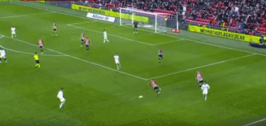 太阳报：卷入亚马尔分手事件的女网红喜欢KK，是名狂热足球迷（太阳报：卷入亚马尔分手风波的女网红钟情KK，是名铁杆球迷）