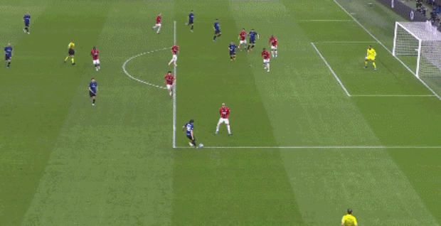 本赛季东契奇缺席时里夫斯场均41+10+5，湖人3胜1负（东契奇缺阵的本季交锋中，里夫斯场均41+10+5，湖人战绩3胜1负）