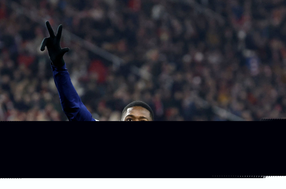 中国裁判马宁执法世界杯，曾判罚C罗梅西（中国裁判马宁将执法世界杯，曾吹罚过C罗与梅西的比赛）