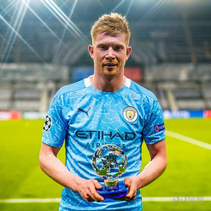 雷霆＆勇士合计狂轰33记三分，三分命中率均超4成（勇士与雷霆合飙33记三分，外线命中率双双破四成）