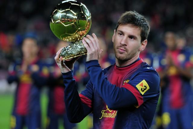 伤愈复出那一刻全场起立鼓掌（伤愈归来那一刻，全场起立致敬）