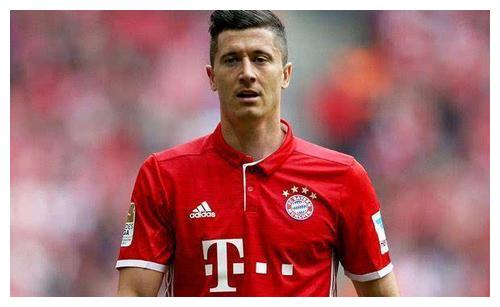 阿斯：巴萨和拜仁都有意桑托斯后卫索萨，后者被誉为新马塞洛（阿斯报：巴萨与拜仁有意桑托斯后卫索萨，后者被称为新马塞洛）